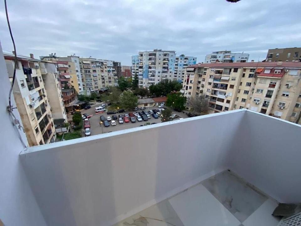 E&B Cosy Apartment 地拉那 外观 照片