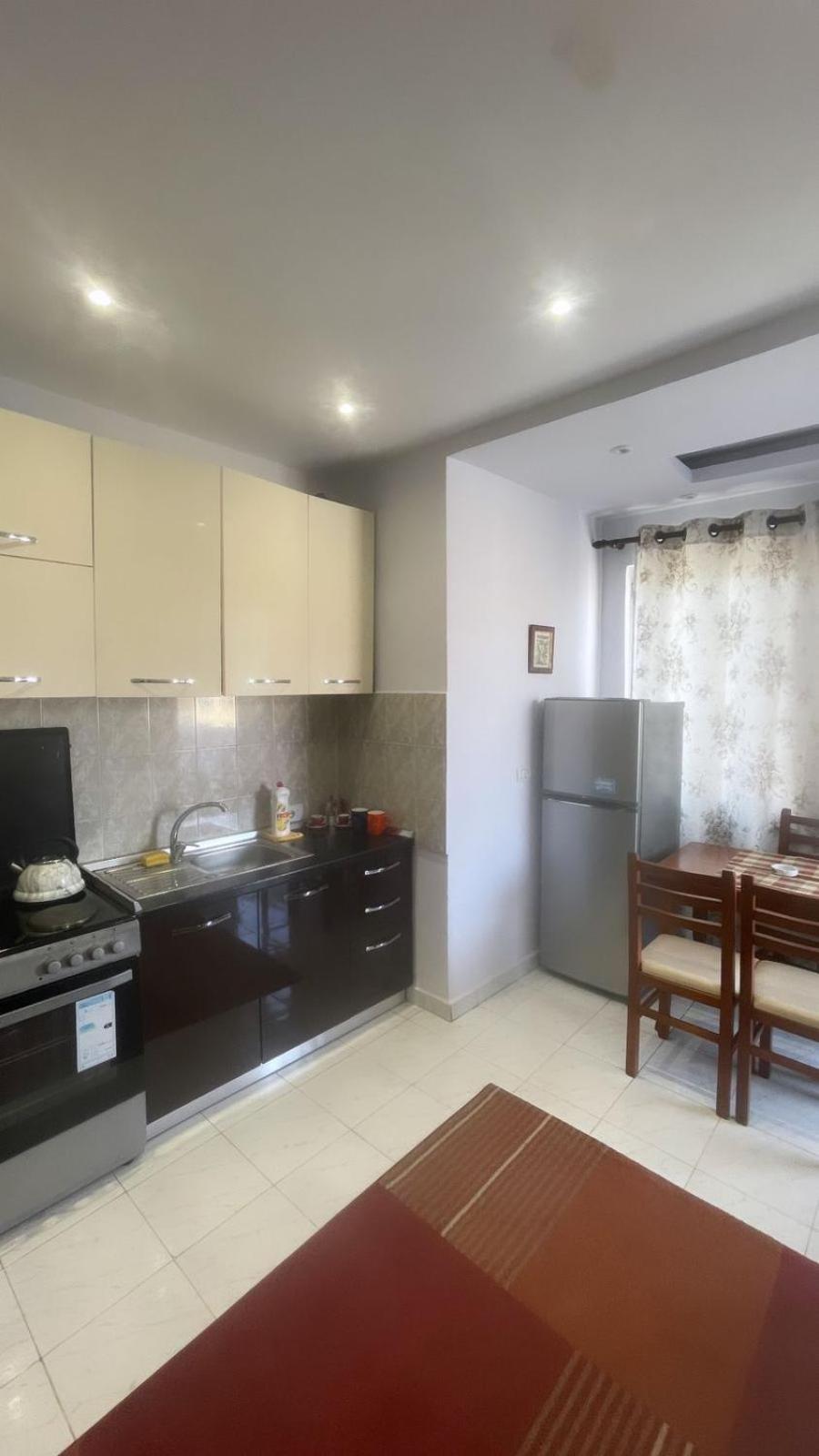 E&B Cosy Apartment 地拉那 外观 照片