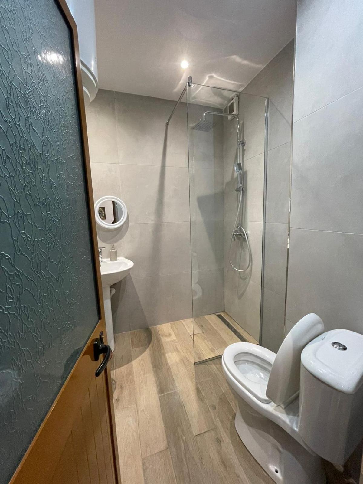 E&B Cosy Apartment 地拉那 外观 照片